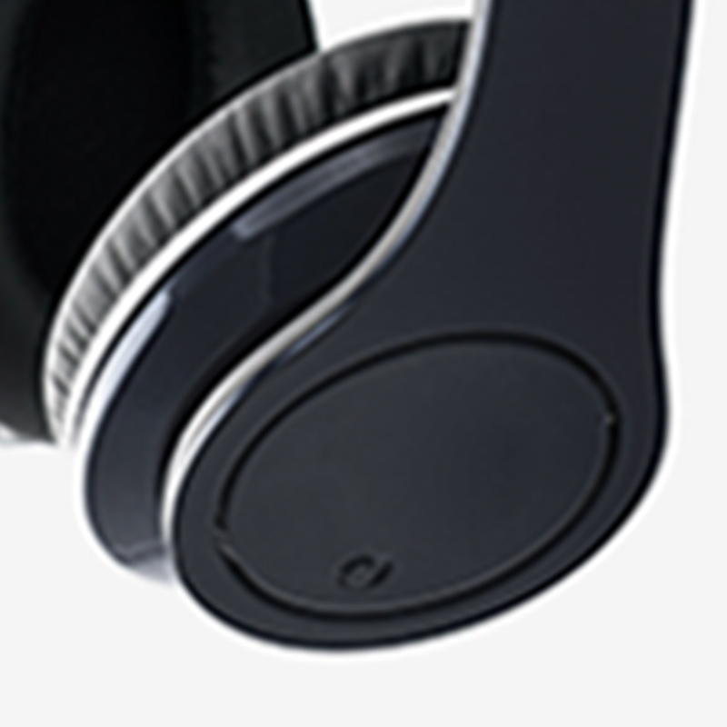home8-headphones1-img2 b