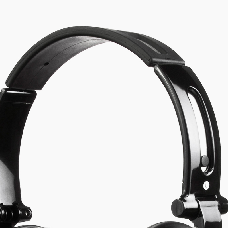 home8-headphones3-img4 c
